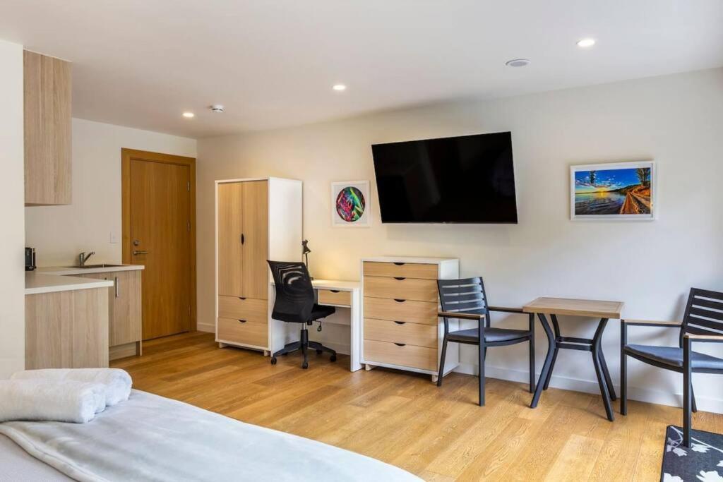 The Fantail Couples Retreat Apartment Kinloch Exterior photo