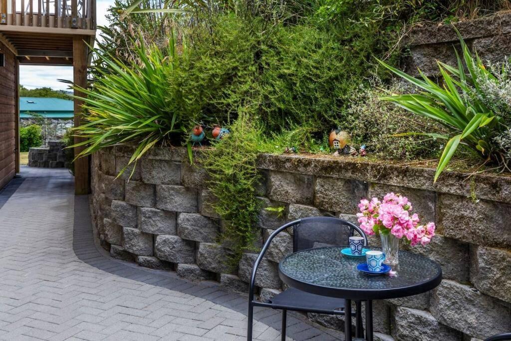 The Fantail Couples Retreat Apartment Kinloch Exterior photo